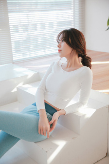 美女抓奶抖胸视频